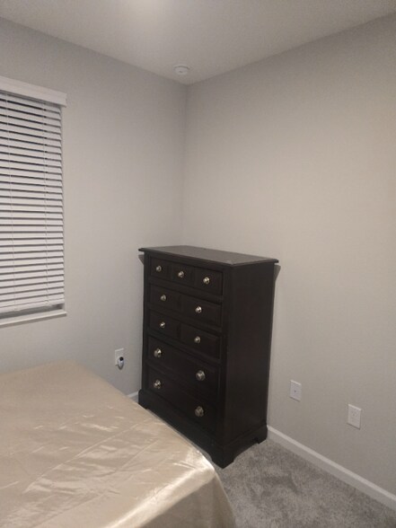 Building Photo - 1391 Mount Royal Dr