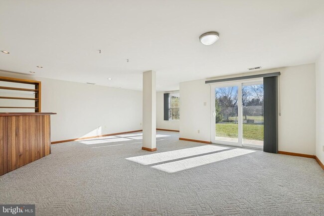 Building Photo - 28 Victoria Cir