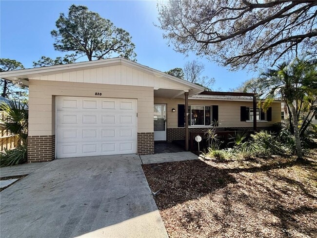 Building Photo - 510 81st Ave N