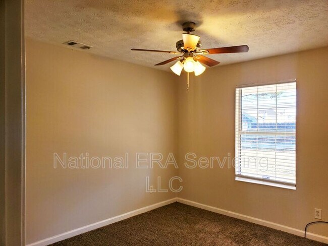 Building Photo - 97 Livingston Ln