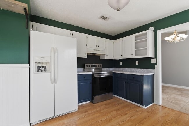 Building Photo - 4799 Coronado Cir