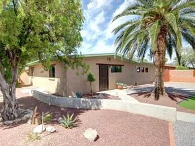 Building Photo - 1227 N Sonoita Ave