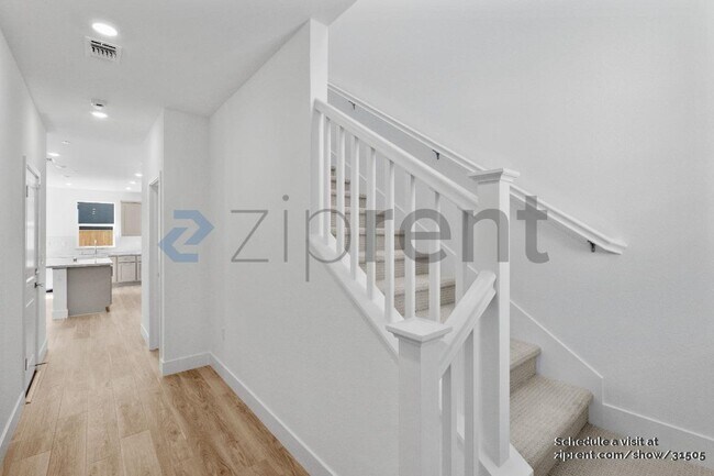 Building Photo - 146 W Ft Bragg Pl