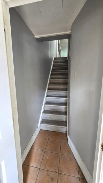 Building Photo - 29 Springton Rd