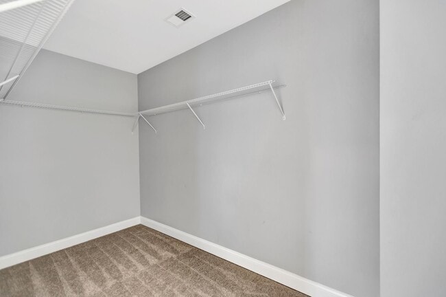 Building Photo - Spacious 4-Bedroom Charleston Home Loaded ...