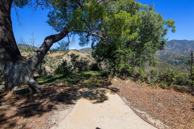 Building Photo - 279 Starlight Crest Dr