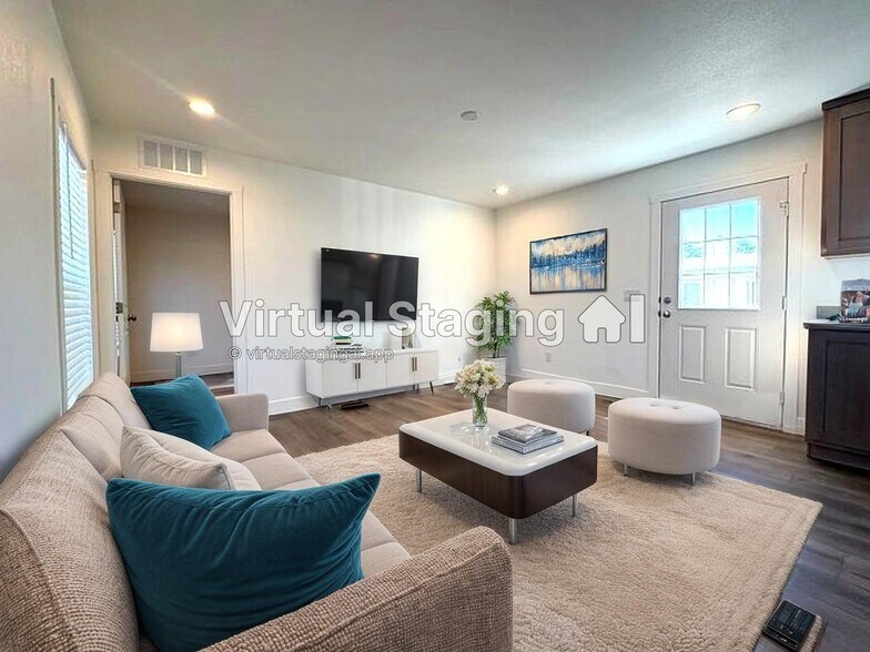 Building Photo - 2060 N Center St