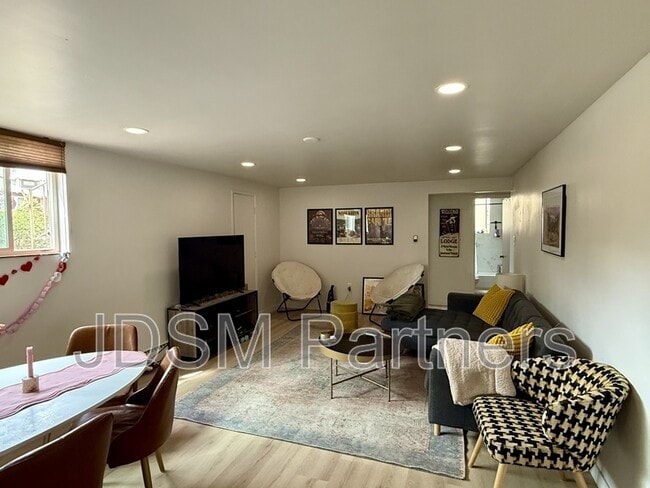 Building Photo - 1046 Harrison St