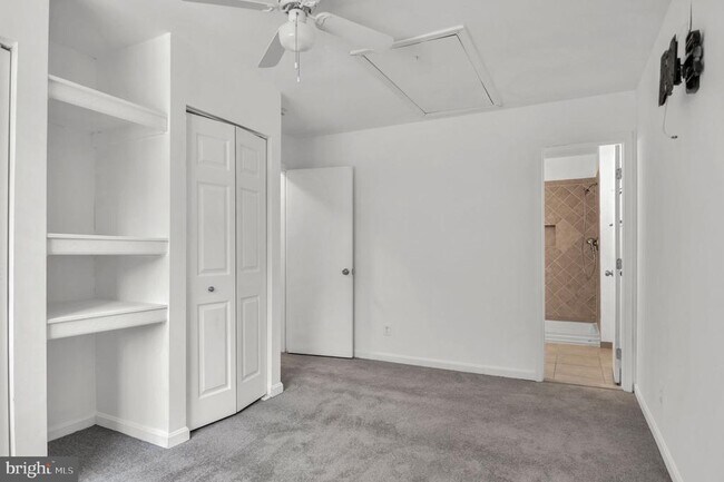 Building Photo - 9021 Sandalwood Dr