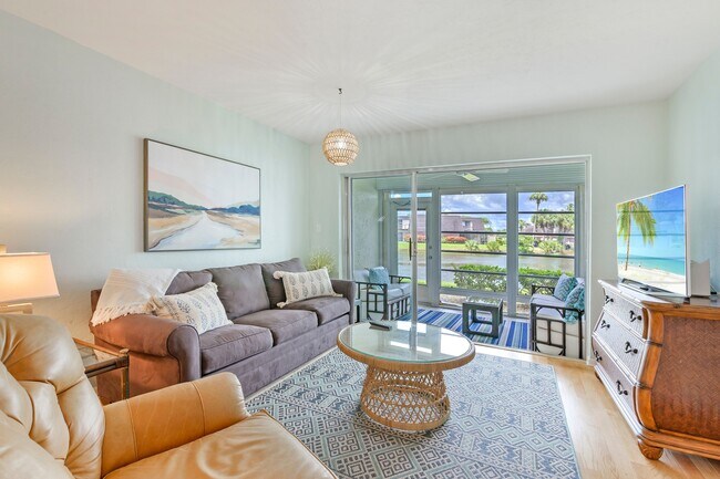 Building Photo - 366 Charlemagne Blvd