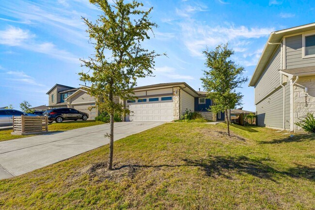 Building Photo - Modern comfort meets Austin flavor, 3-bed gem in Northeast ATX!