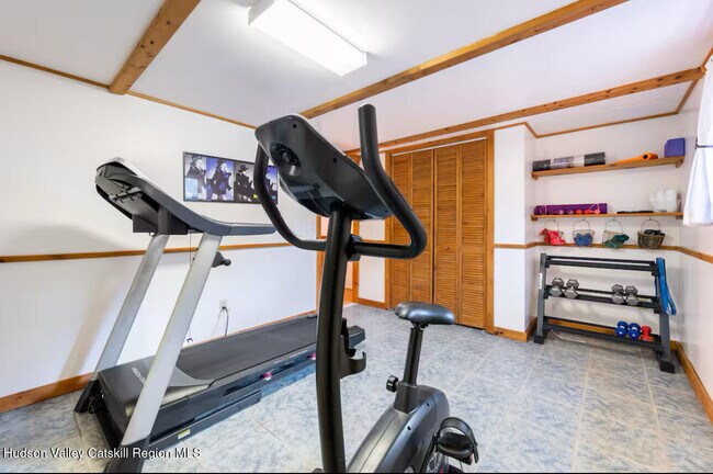 Building Photo - 37 Garage Place Rd