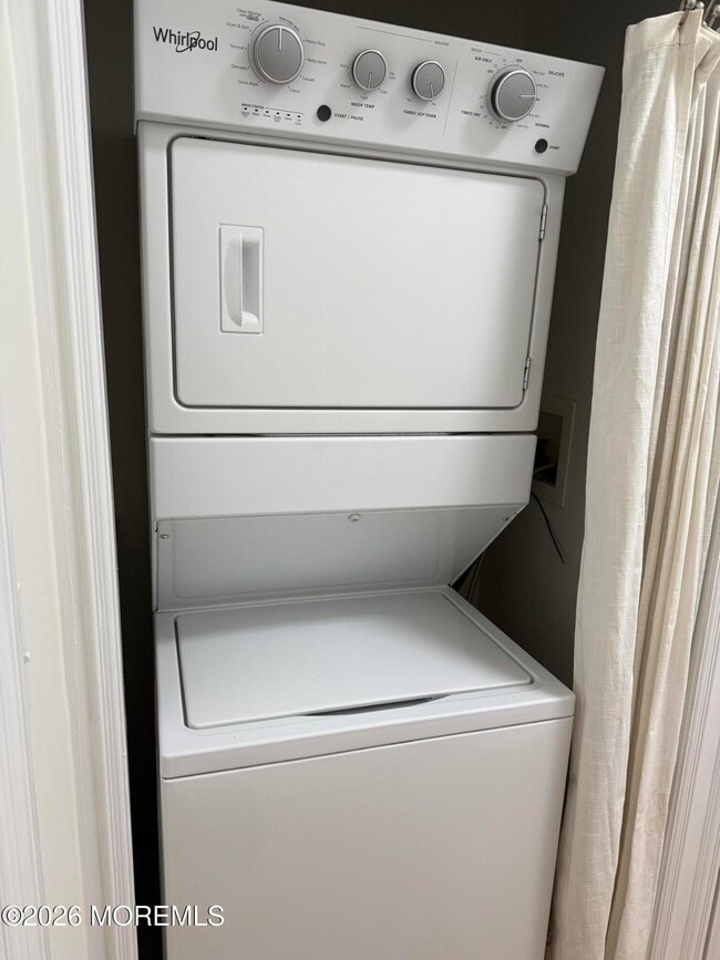 Building Photo - 25 Monmouth Rd