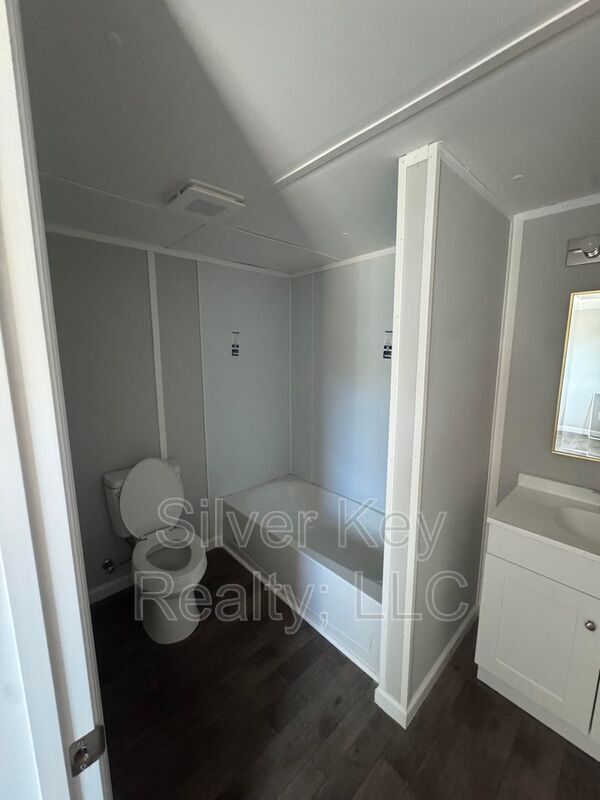 Building Photo - 3000 US-11