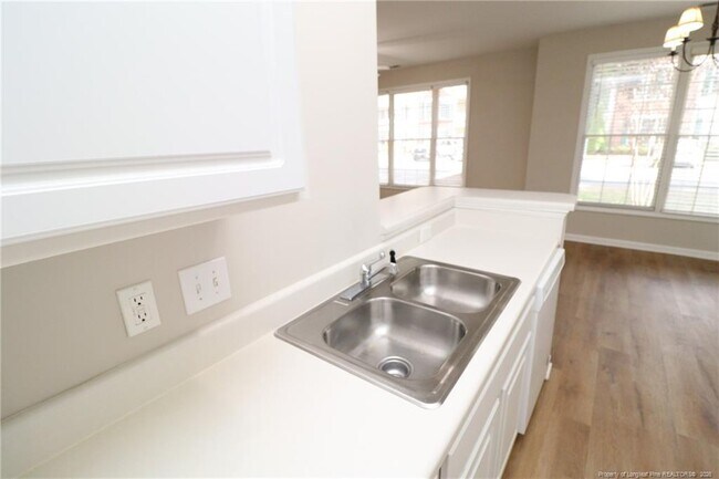Building Photo - 2812 Kudrow Ln