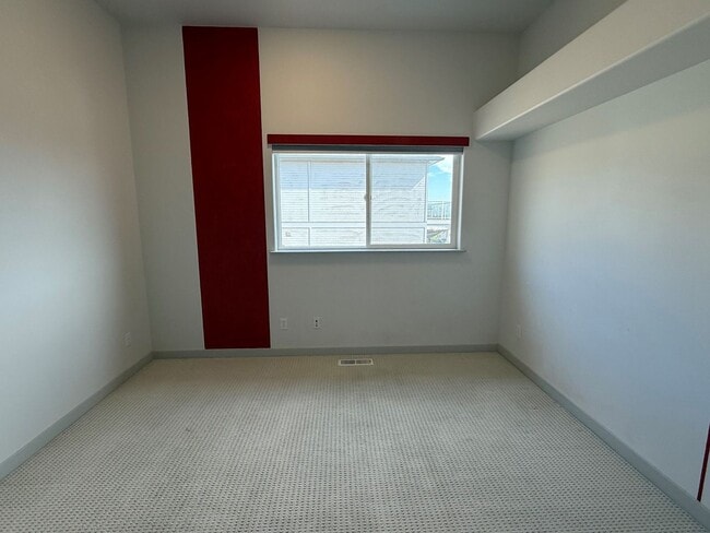 Building Photo - Now renting 3 bedroom House