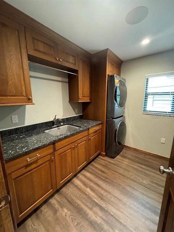 Building Photo - 5033 Vivienda Way