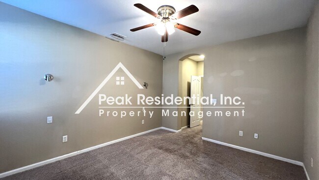 Building Photo - Wonderful Elk Grove 3bd/2ba Home with 2 Car Garage!