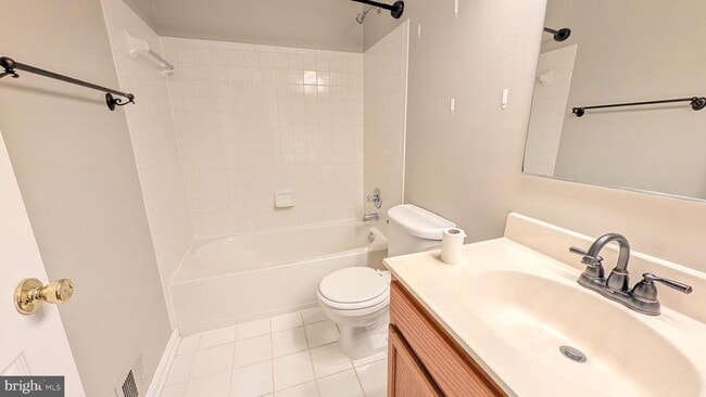 Building Photo - 424 Lilac Terrace NE