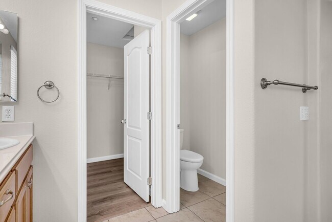 Building Photo - The Woodland Rental You've Been Looking For