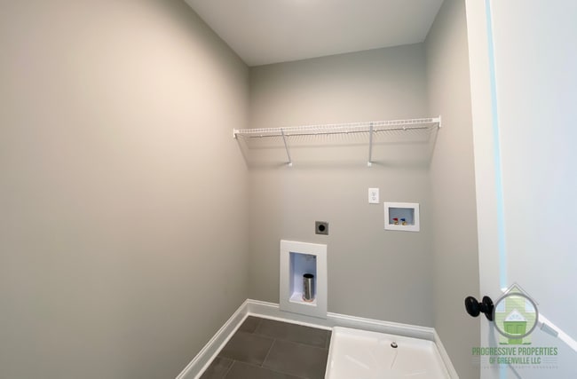 Building Photo - 150 Lilia Hill Cir