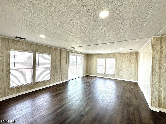 Building Photo - 16004 Tangelo Way