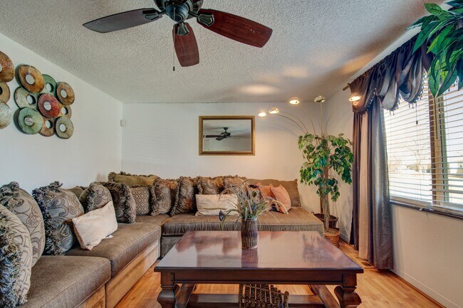 Building Photo - 5553 Crystal Way