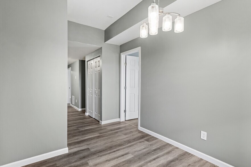 Building Photo - 5582 Pershing Ave