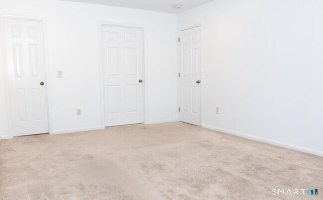 Building Photo - 211 Windgate Cir