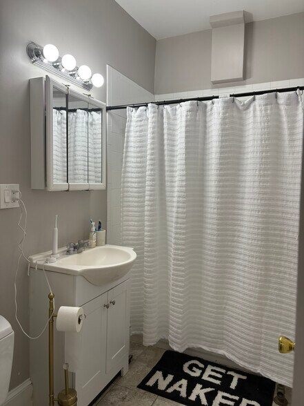 Building Photo - 1050 Commonwealth Ave