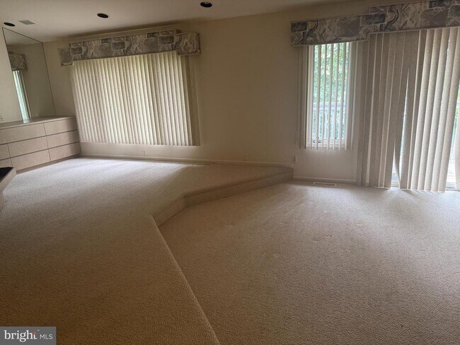 Building Photo - 203 Sunshine Lakes Dr