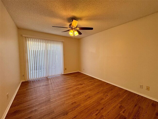 Building Photo - 8905 Parkfield Dr