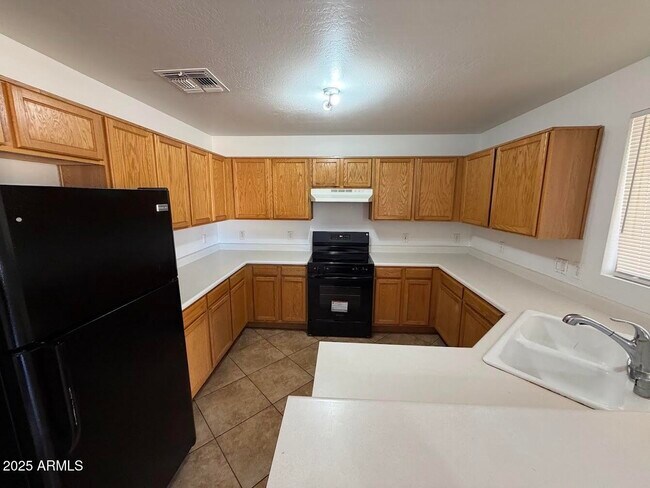 Building Photo - 4408 N 111th Ln