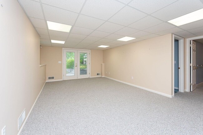 Building Photo - 23 Gleneagle Dr