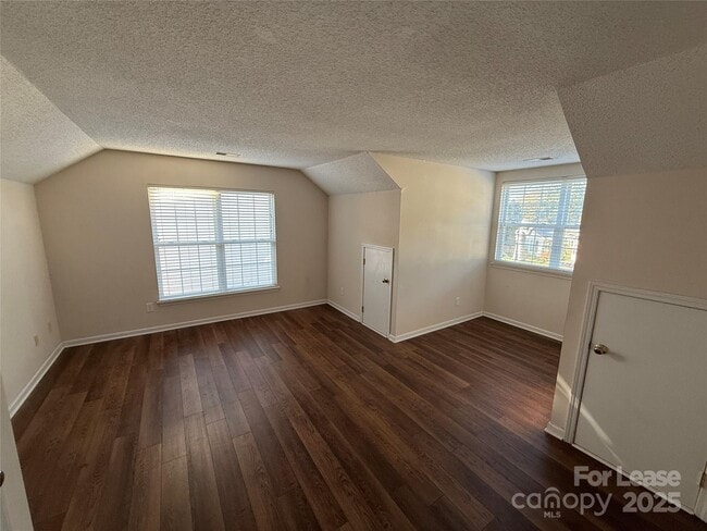 Building Photo - 111 Foxtail Dr