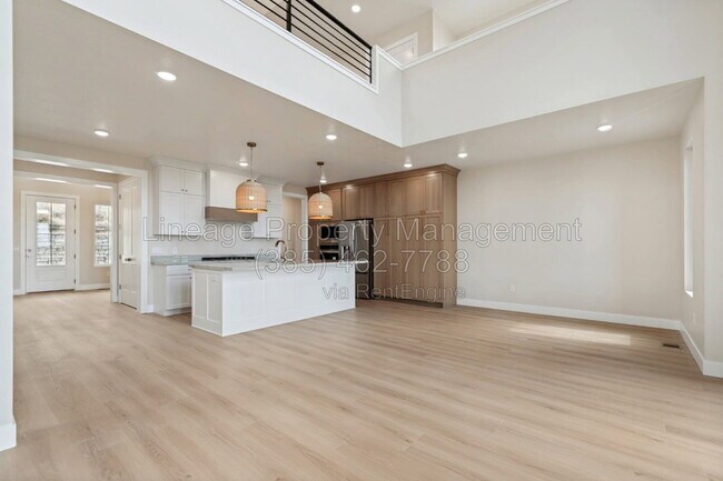 Building Photo - 707 N 1540 E