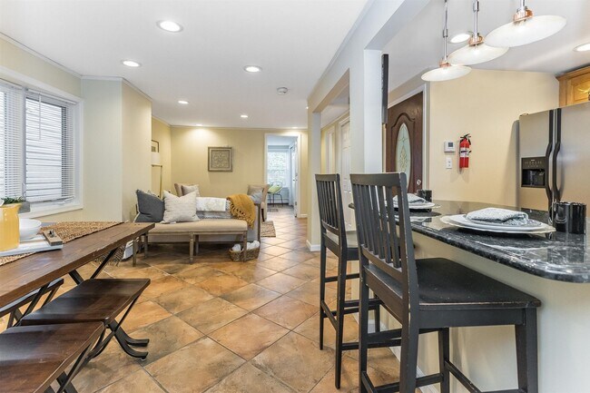 Building Photo - 102 Broughton Ave