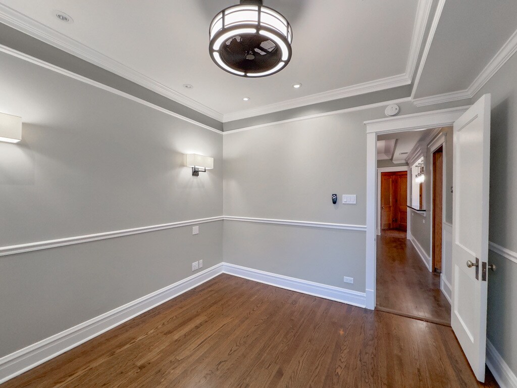 Building Photo - 1940 W Berenice Ave