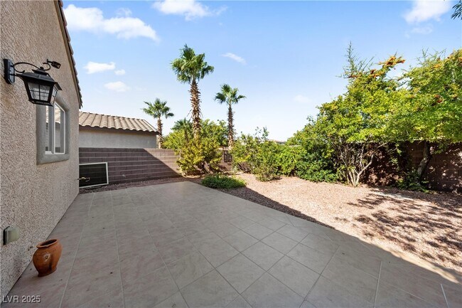 Building Photo - 10552 Calico Pines Ave