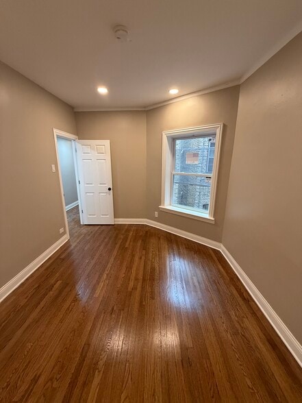 Bedroom 2 - 1629 W Granville Ave