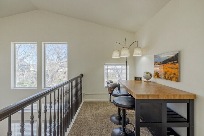 Building Photo - 924 Lowell Ave S