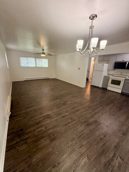 Building Photo - 228 Trask St