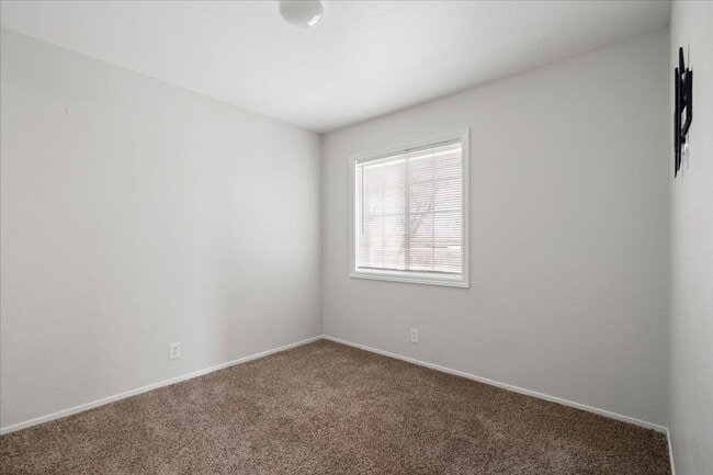 Building Photo - 8141 Dartmoor Ave