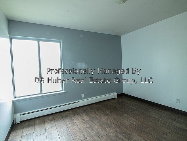 Building Photo - 1310 Sunset Ave