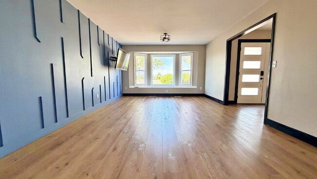 Building Photo - Awesome Views in Fully Updated Home in The Pinery! 5 Bed 3.5 Bath with 2 Car Garage and Large Dec...