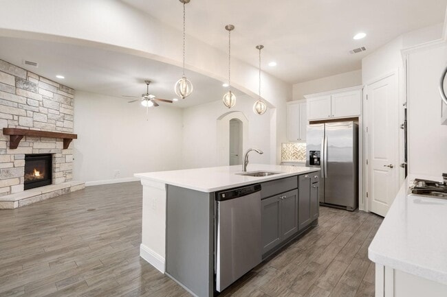 Building Photo - 2304 Arroyo Grande