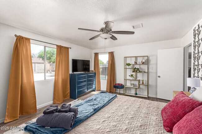 Building Photo - 7748 W Minnezona Ave