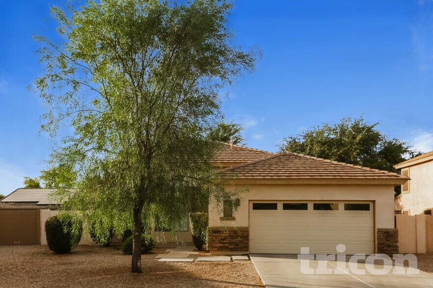 Primary Photo - 4333 E Ivanhoe St