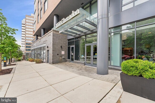 Building Photo - 2000 Clarendon Blvd
