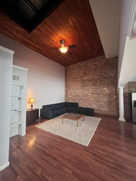 Foyer View Living Room - 409 S Spring St
